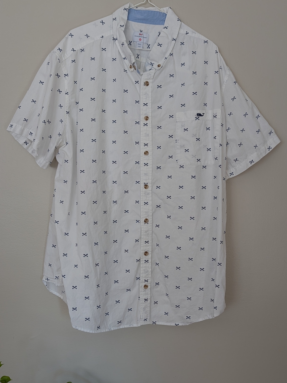 Vineyard Vines White Short-Sleeve Button-Down with Fish Bones Print